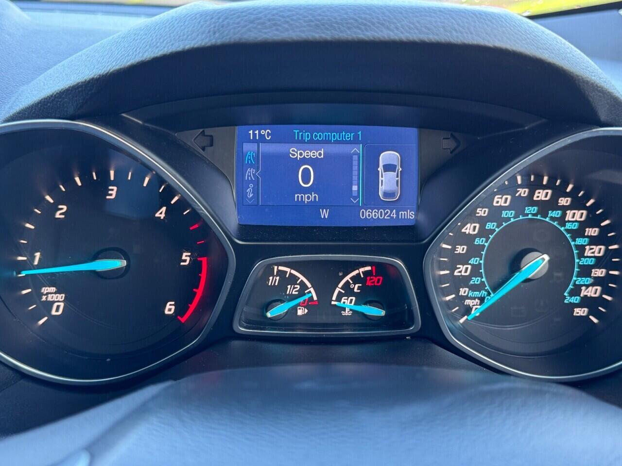 Ford Kuga view 34