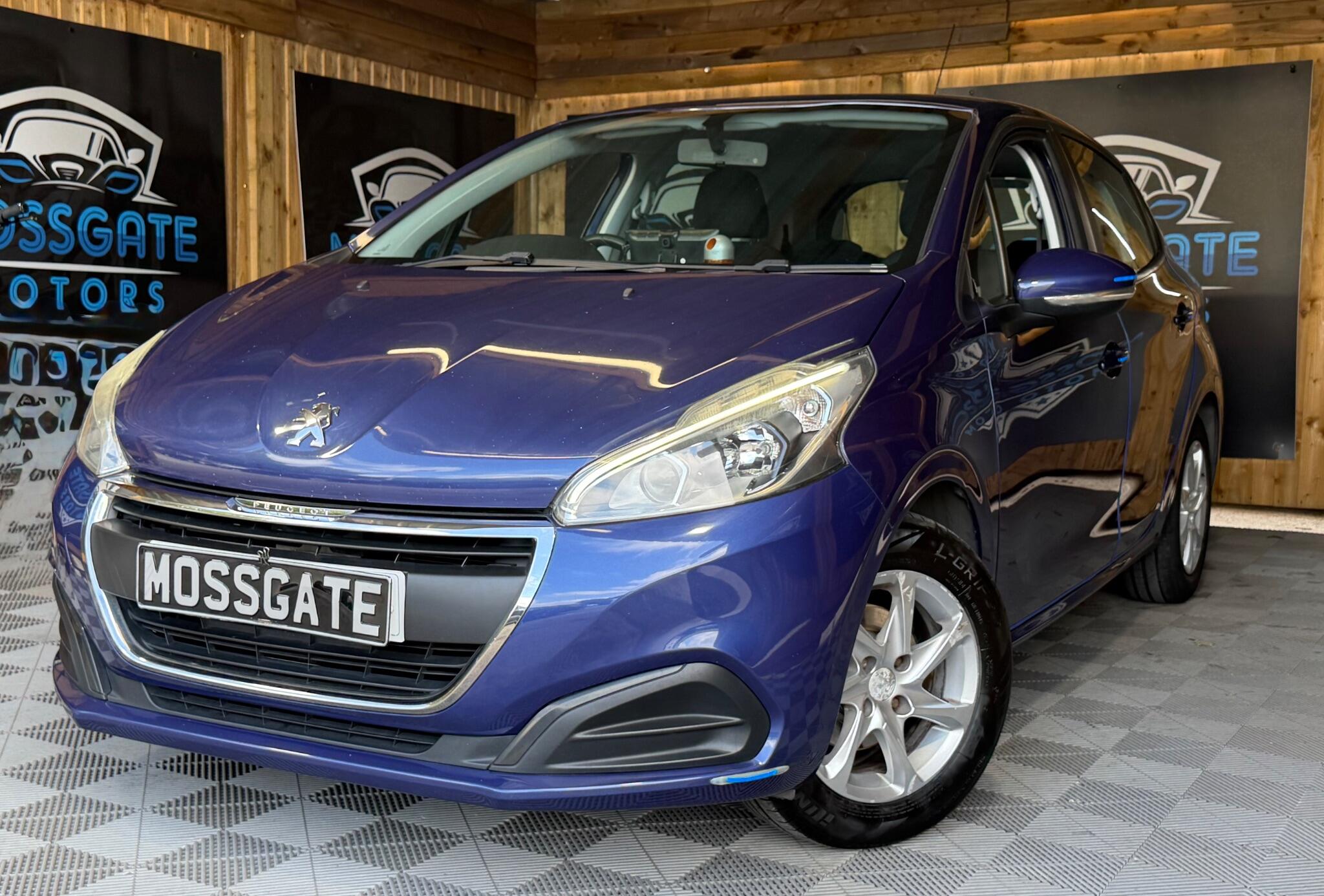Peugeot 208 view 6