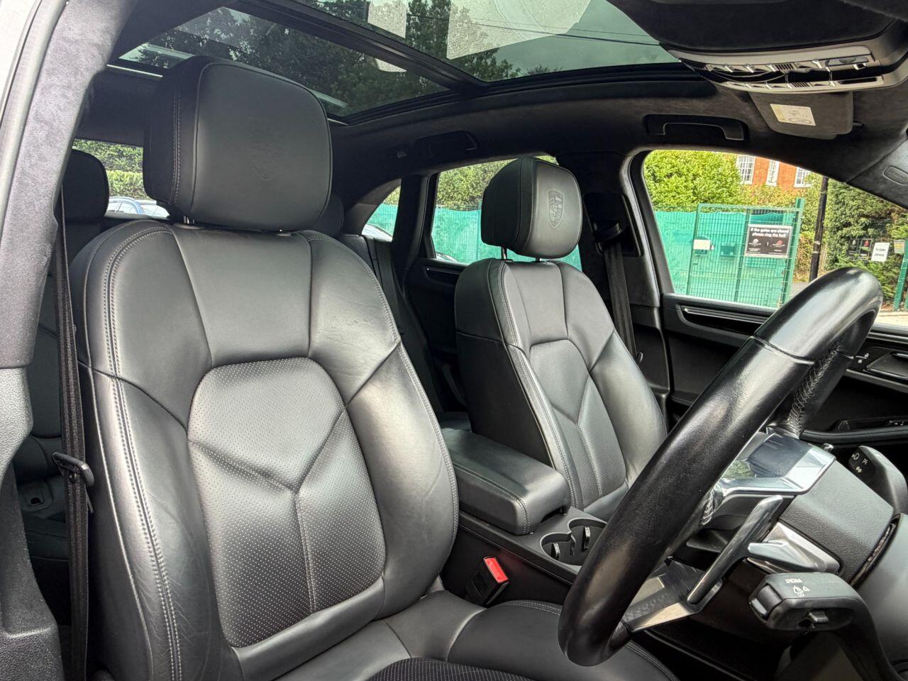 Porsche Macan view 43