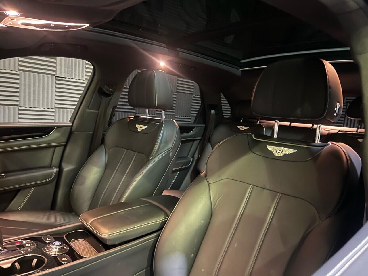 Bentley Bentayga view 27
