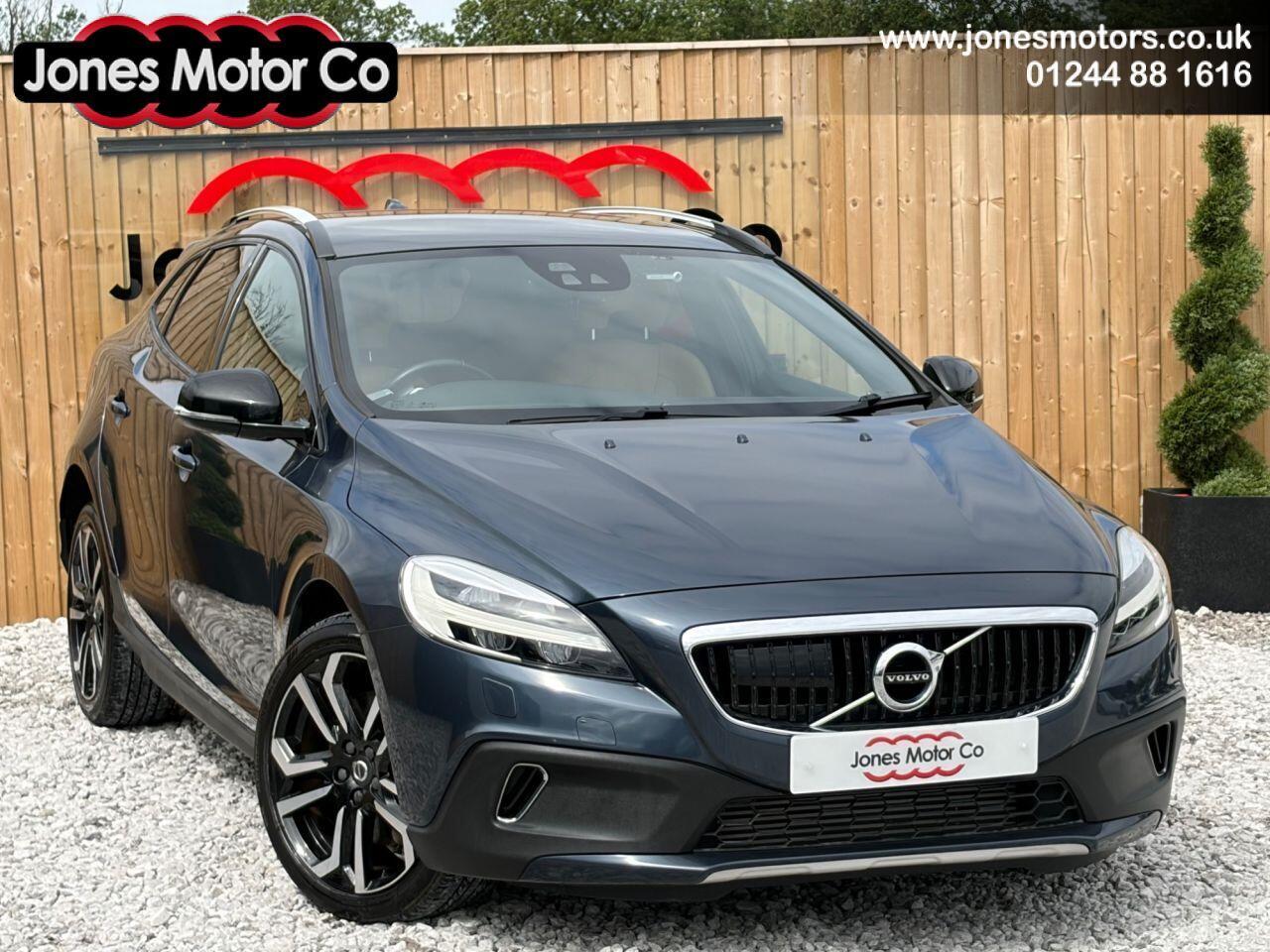 Volvo V40 Cross Country view 2