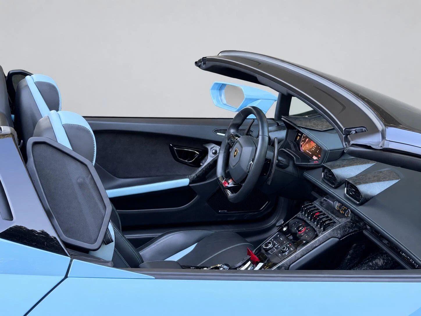 Lamborghini Huracan view 11