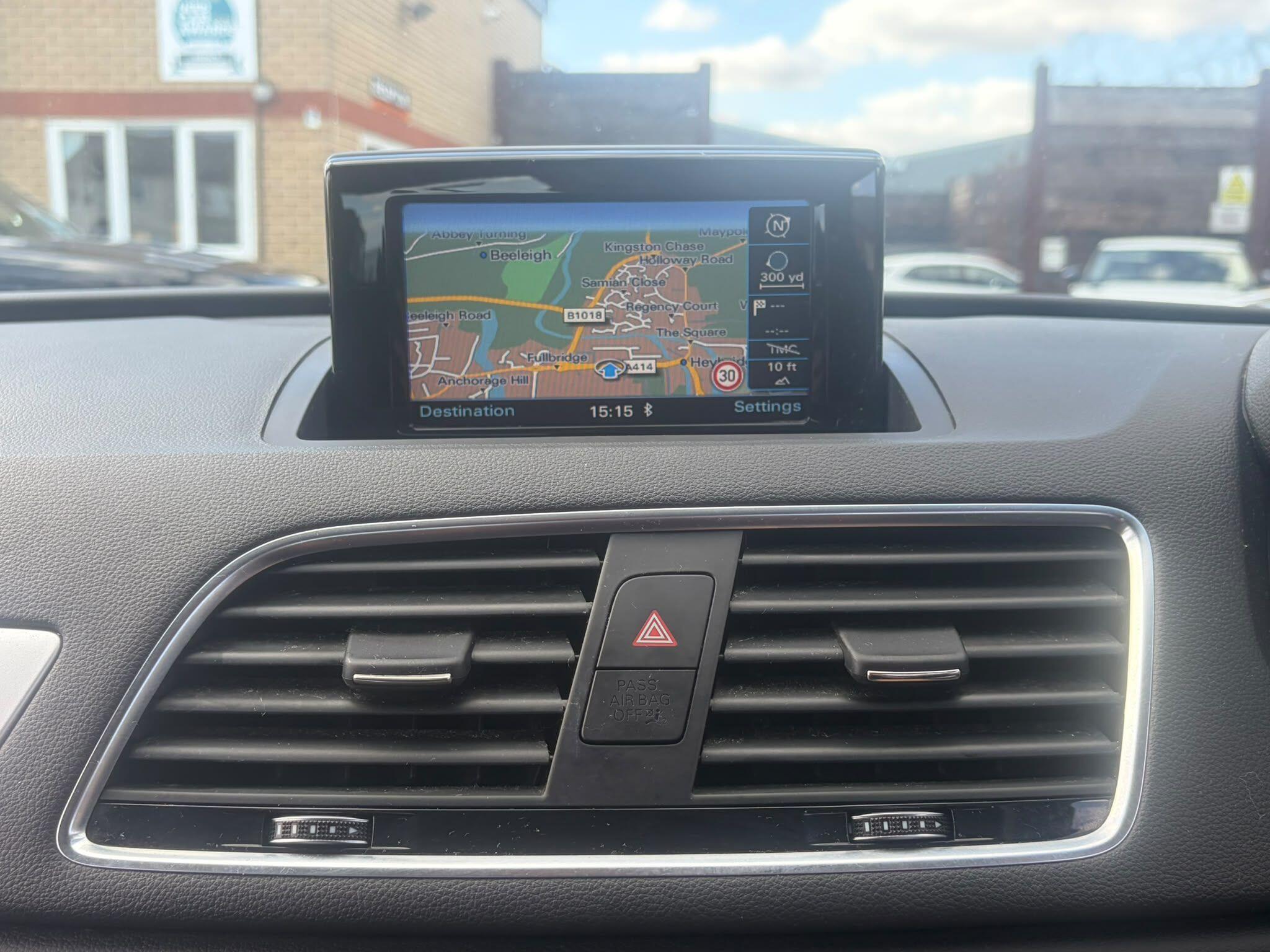 Audi Q3 view 27