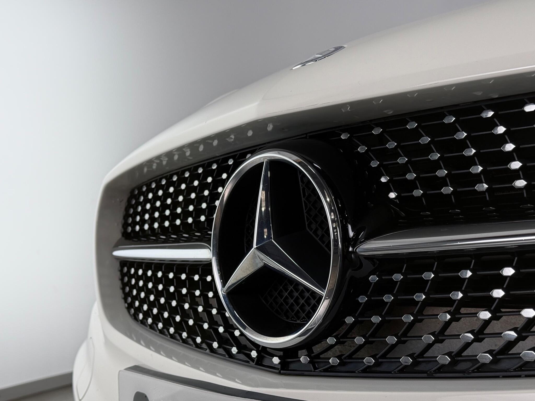 Mercedes-Benz CLA view 13