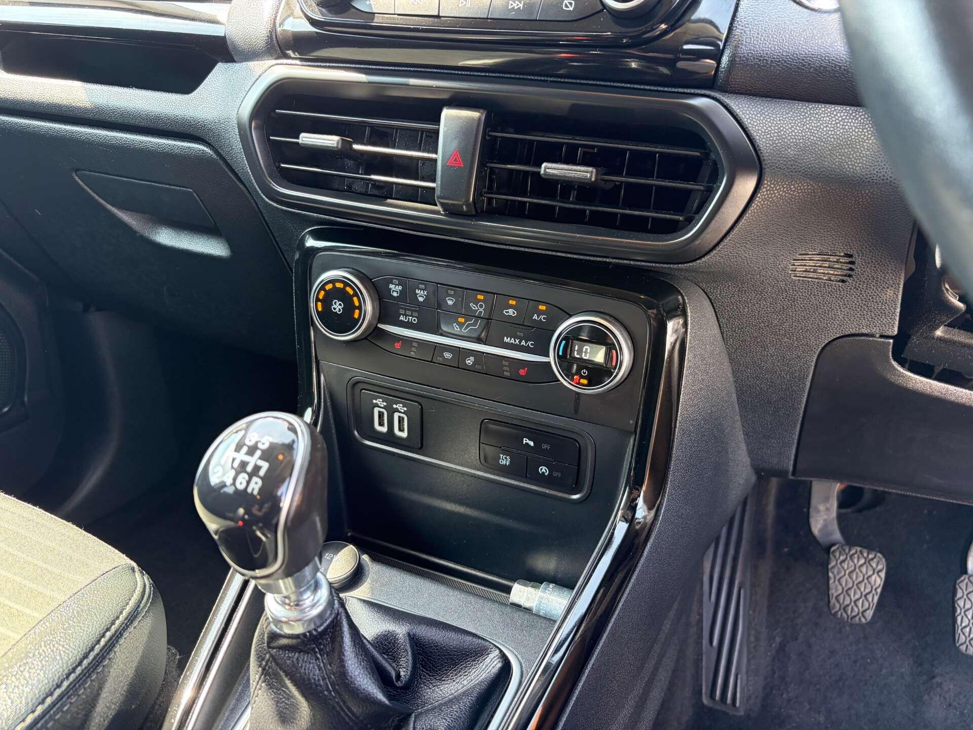 Ford Ecosport view 38