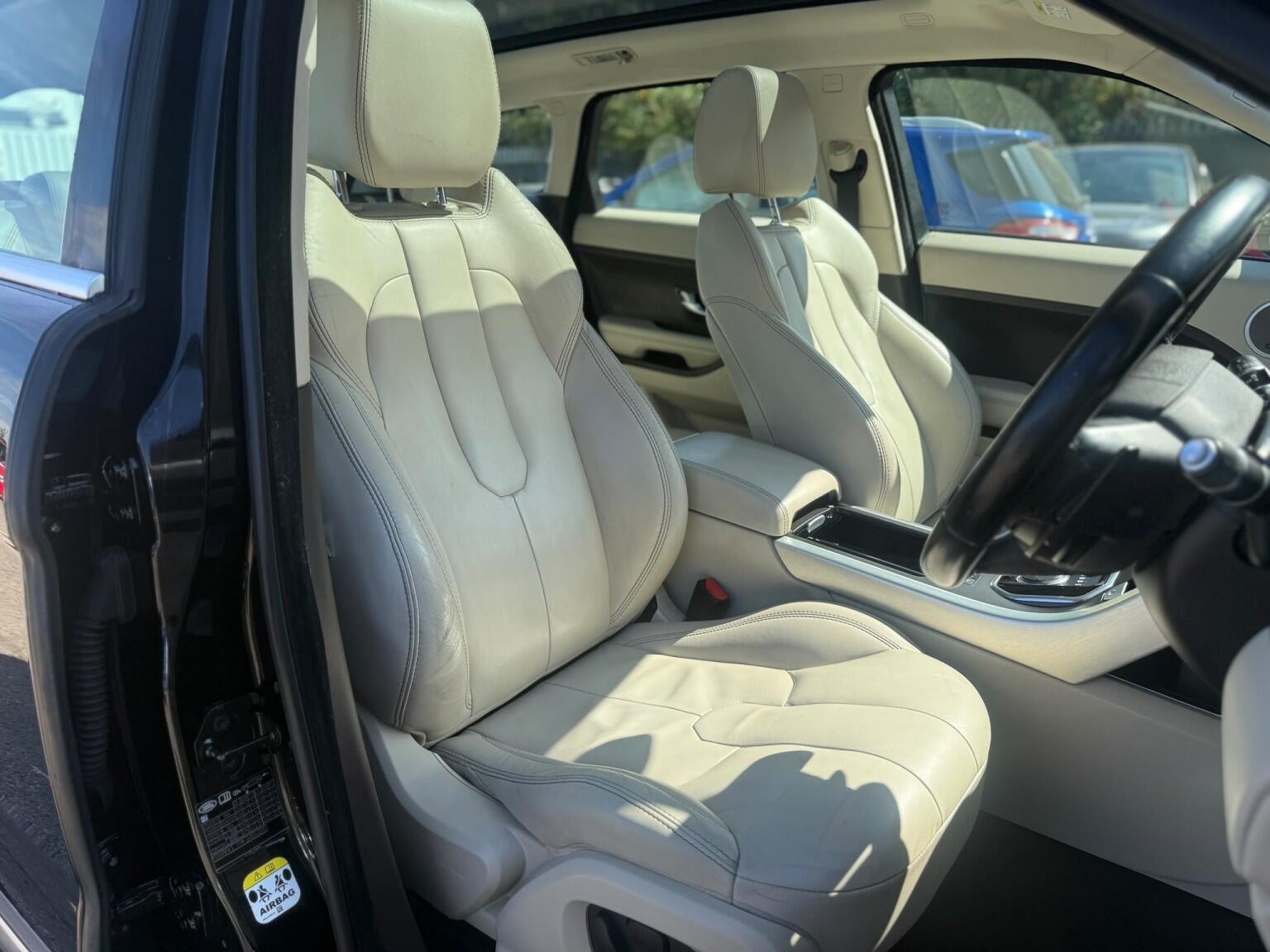 Land Rover Range Rover Evoque view 2