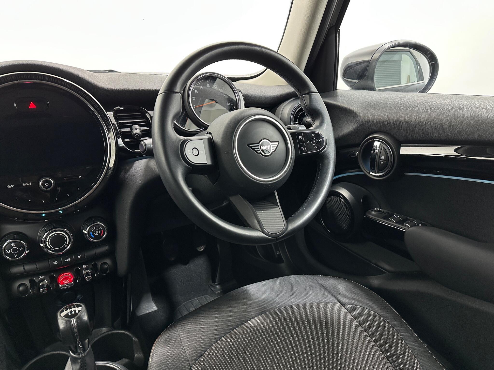 Mini Cooper view 12