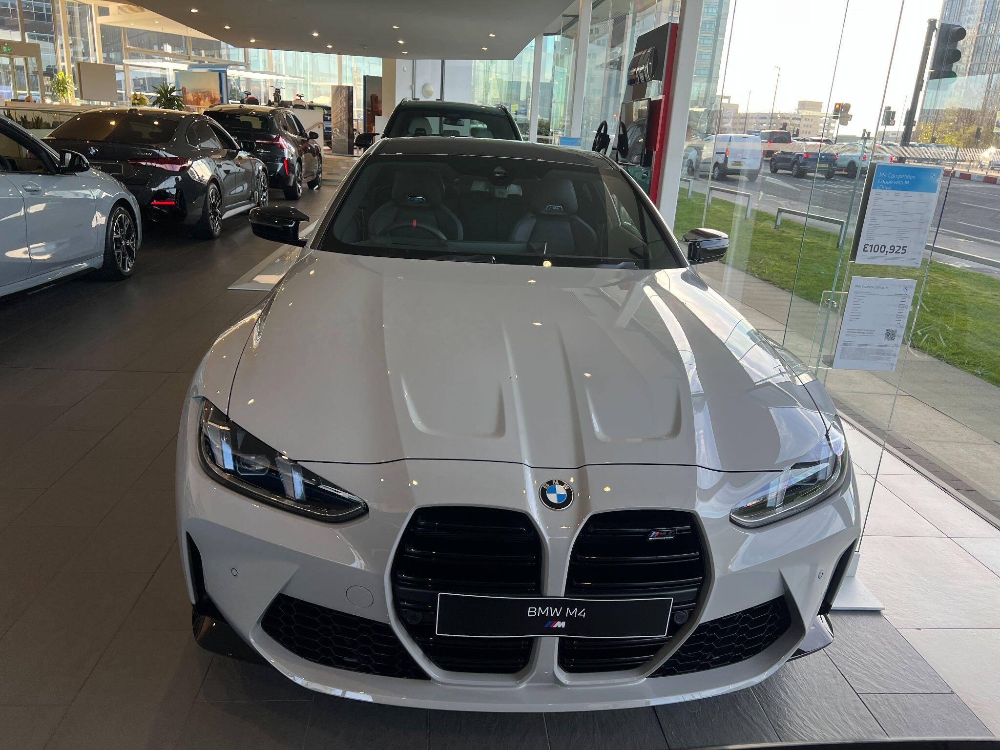BMW M4 view 2