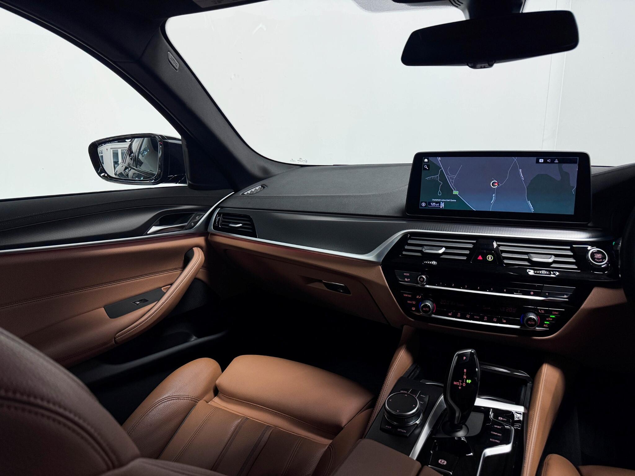 BMW 5 Series view 30