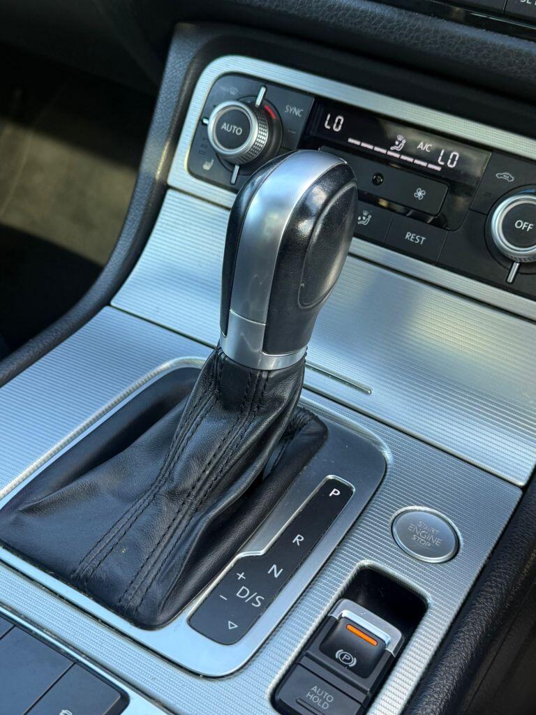 Volkswagen Touareg view 58