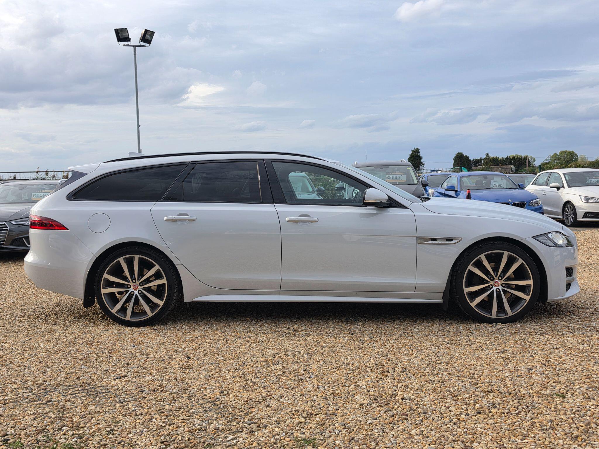 Jaguar XF view 5