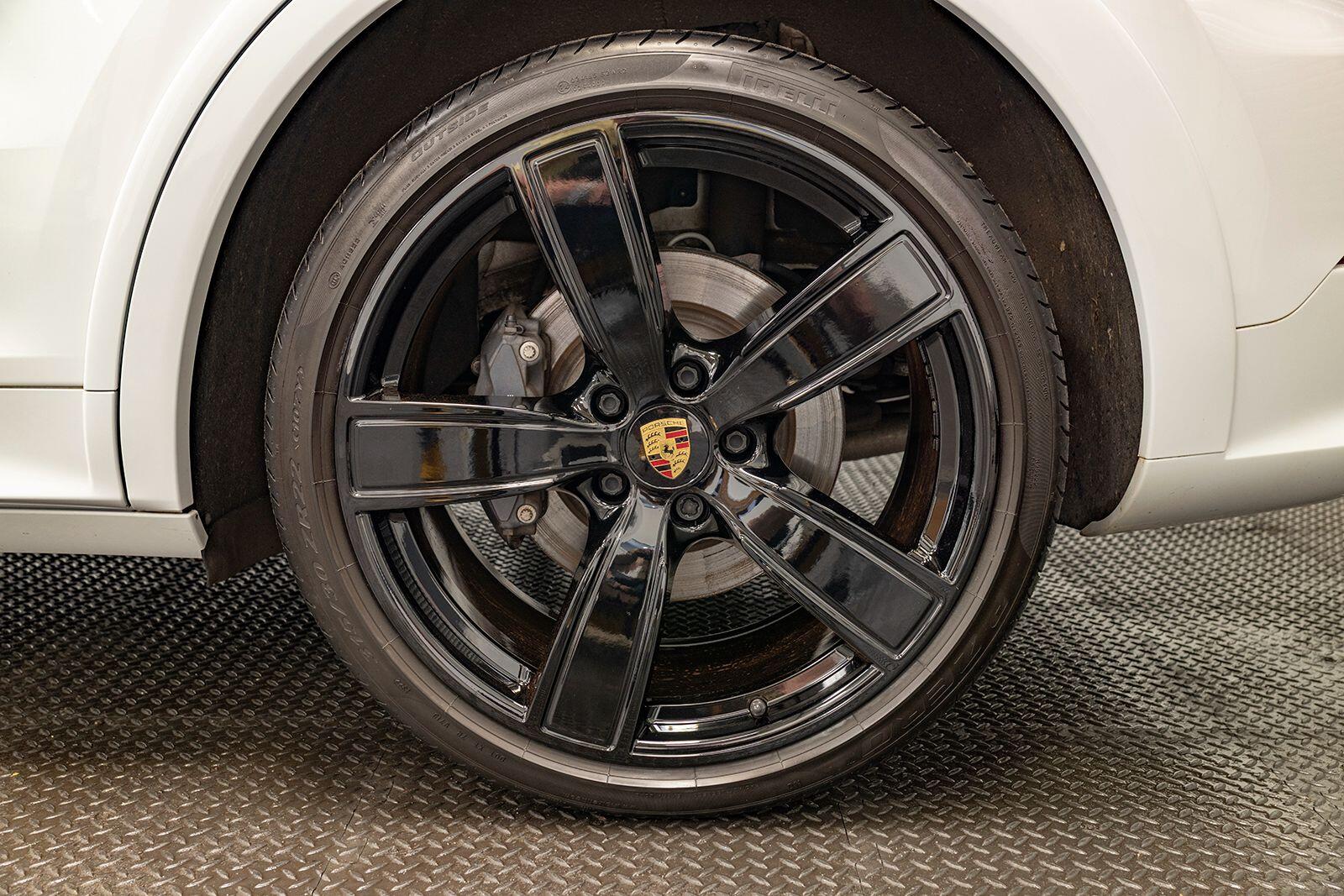 Porsche Cayenne view 10