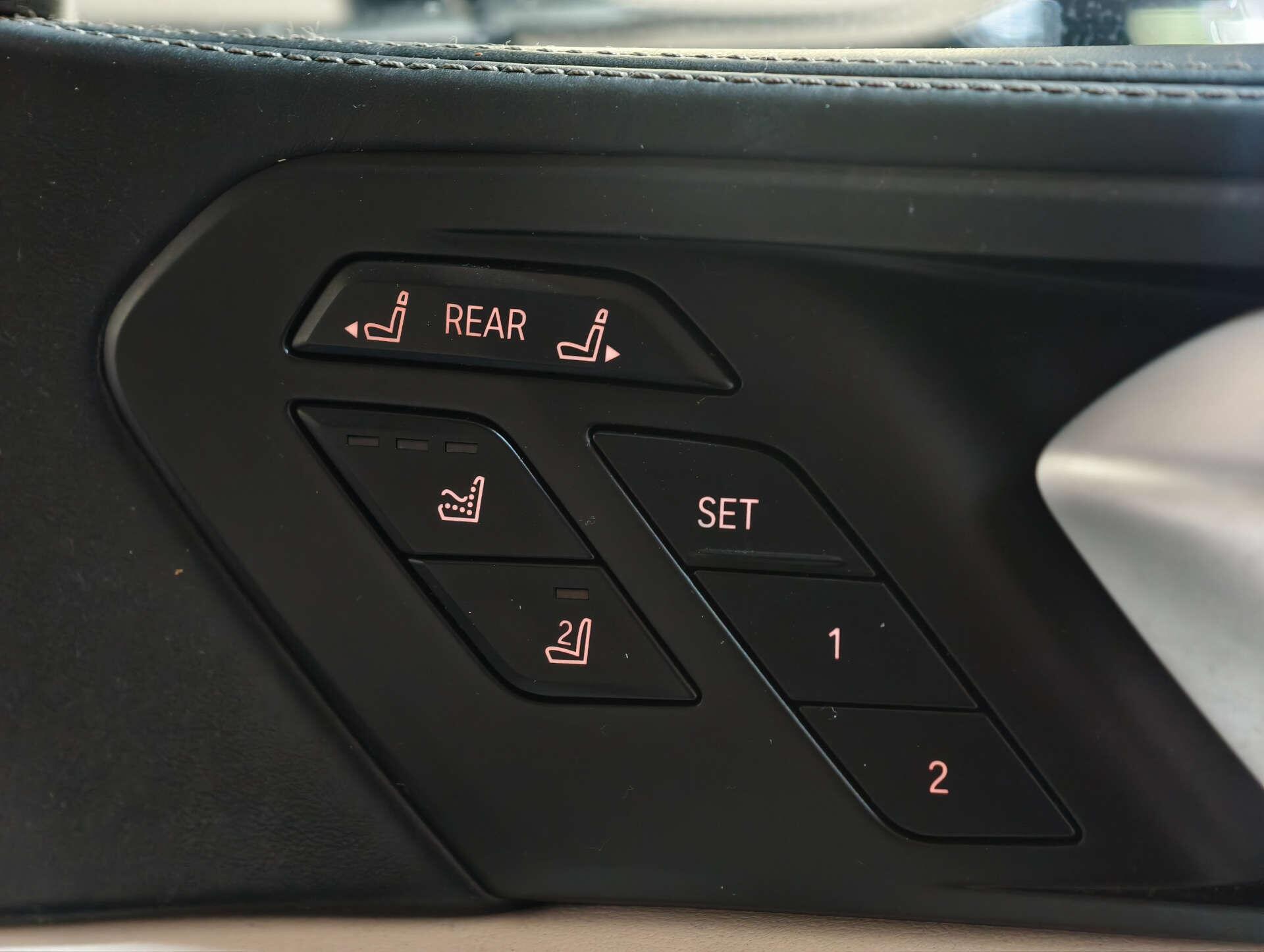 BMW X7 view 28