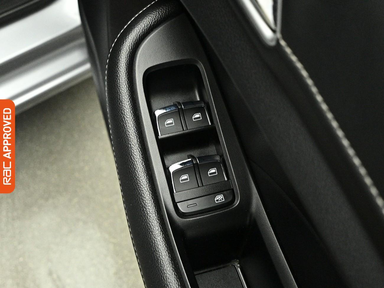 MG MG5 view 24