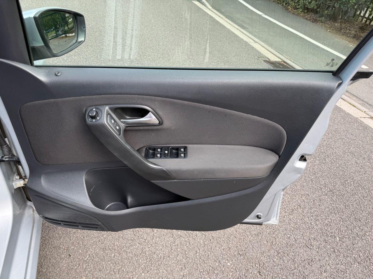 Volkswagen Polo view 37