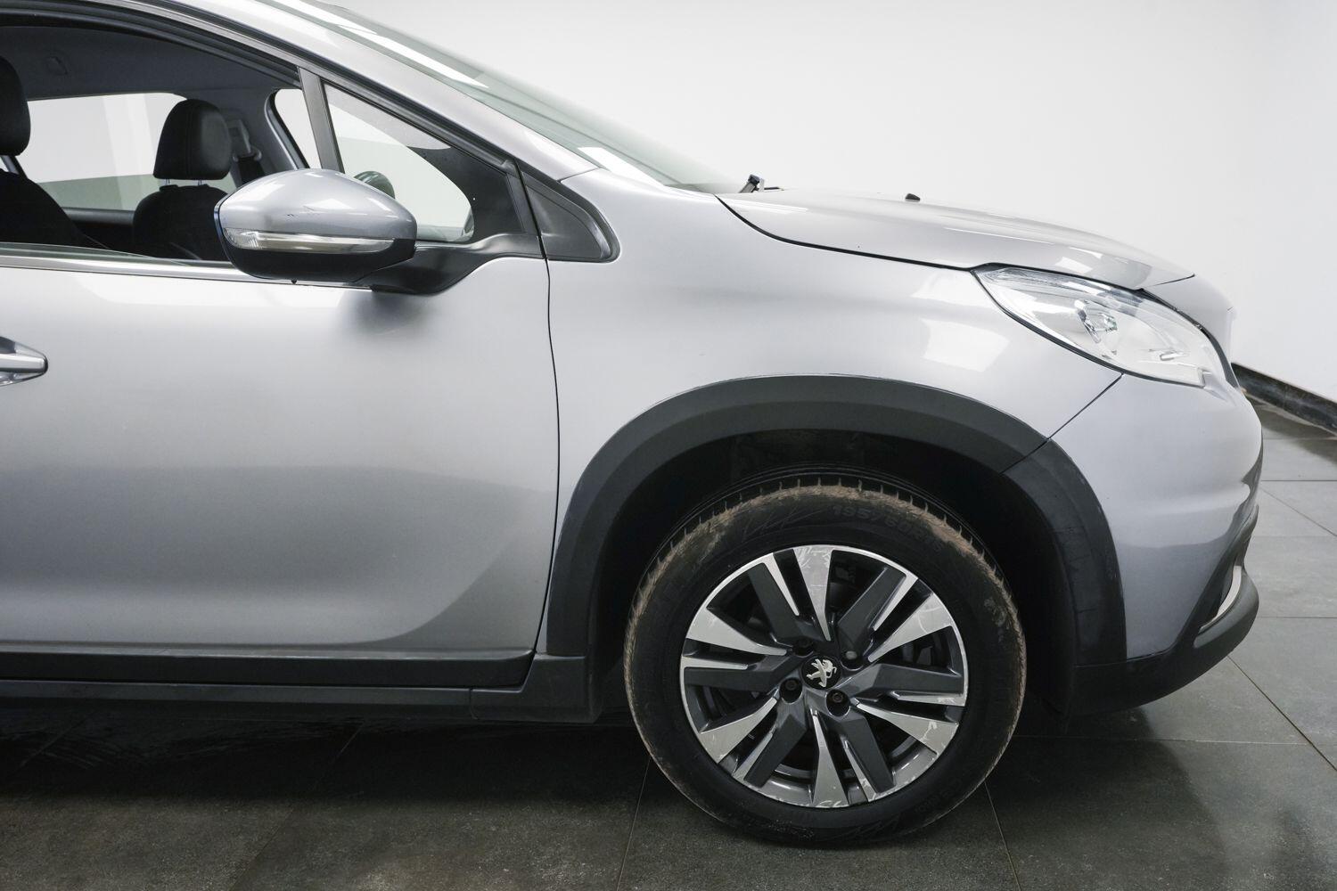 Peugeot 2008 view 4