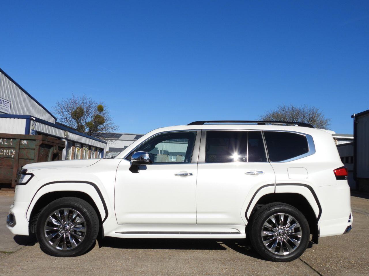 Toyota Land Cruiser view 16