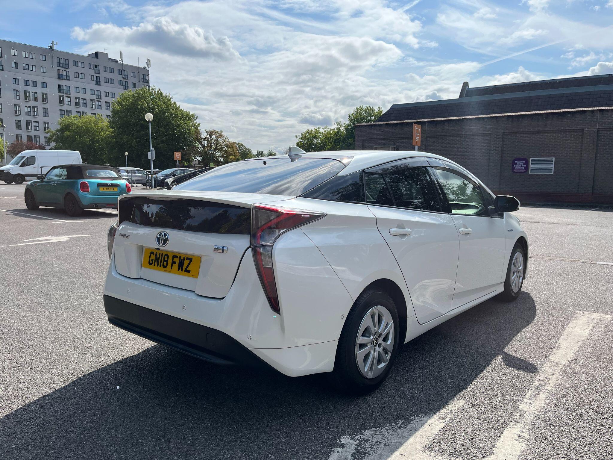 Toyota Prius view 7