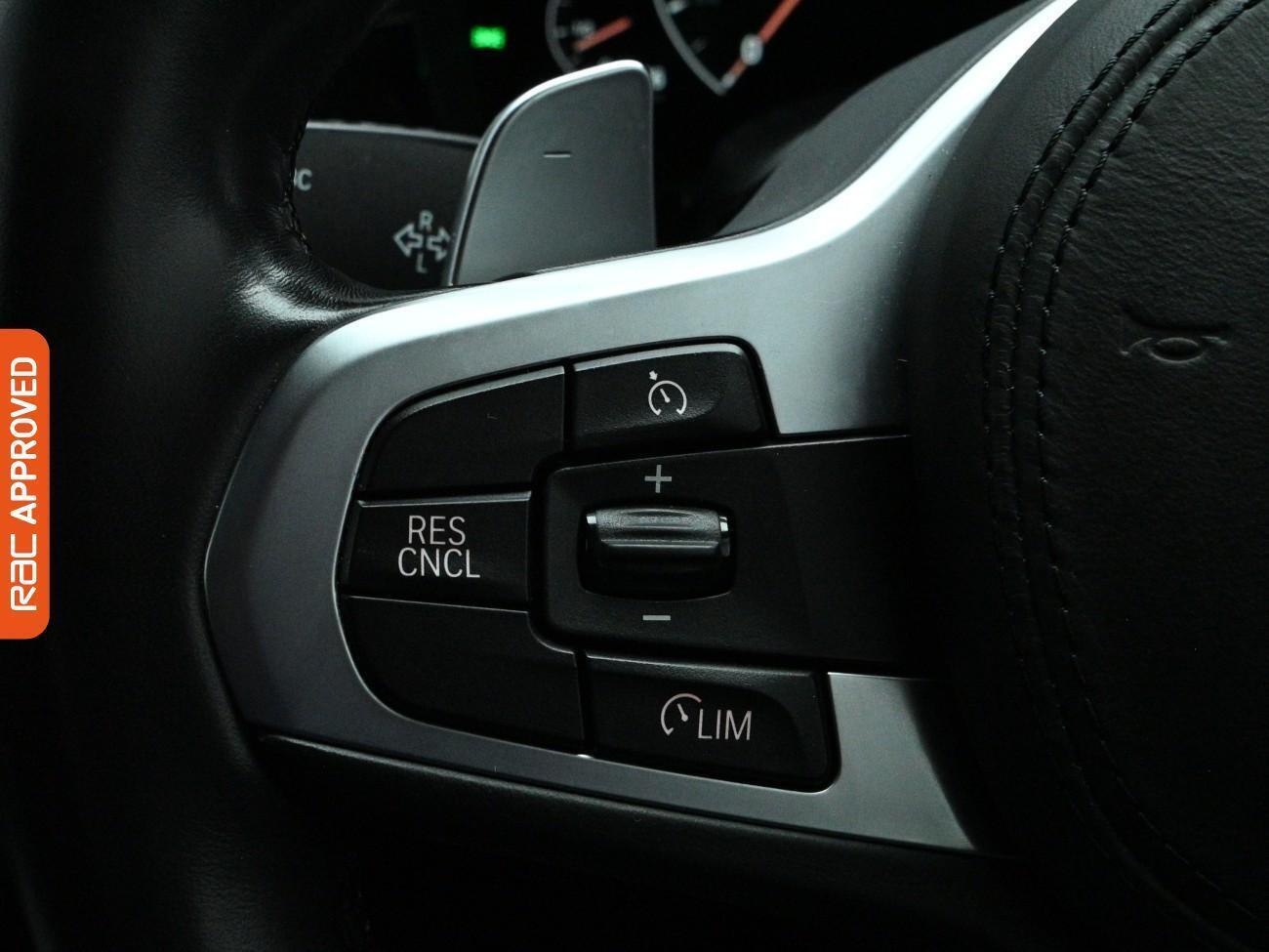 BMW 5 Series view 24