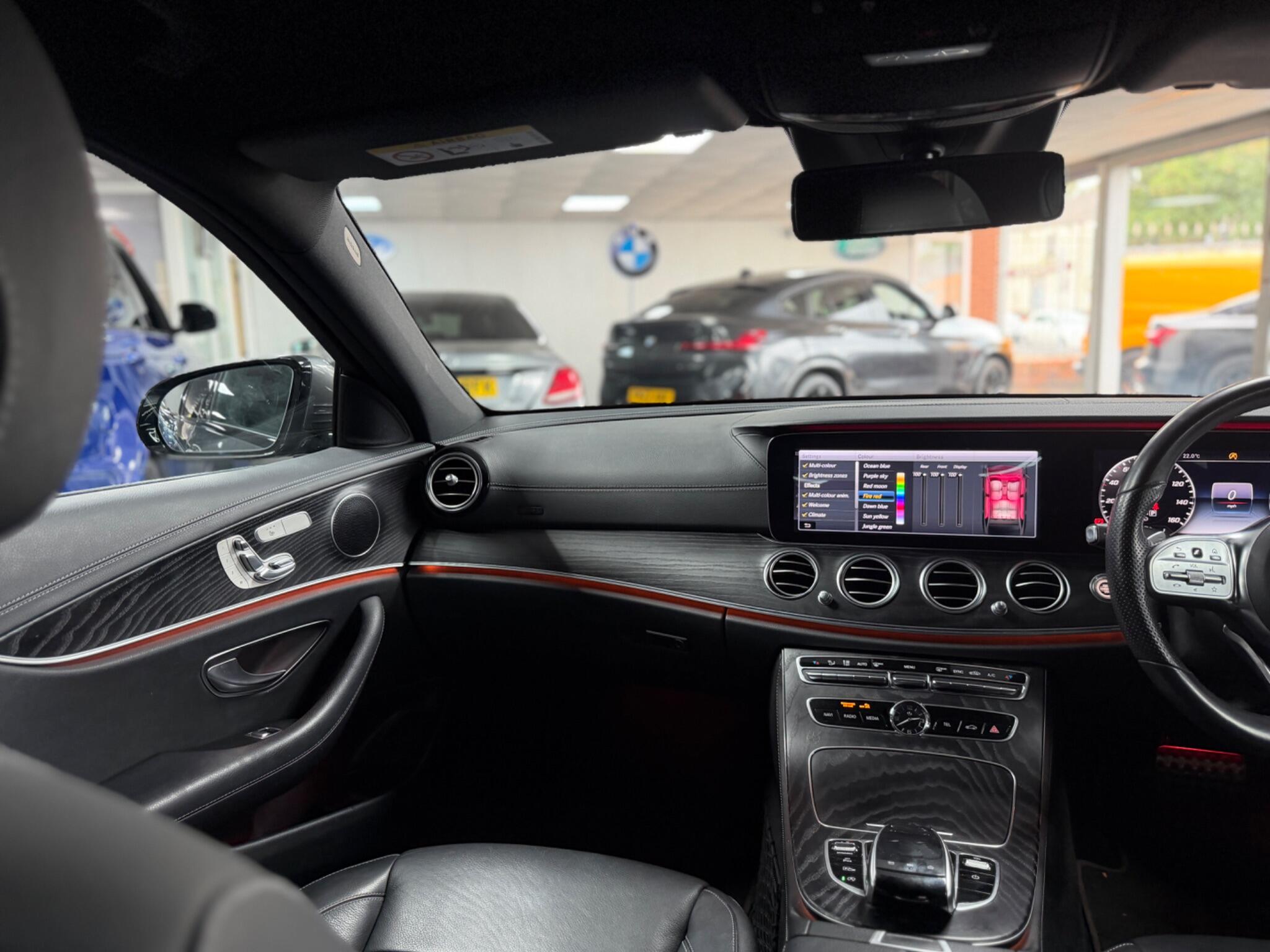 Mercedes-Benz E Class view 32