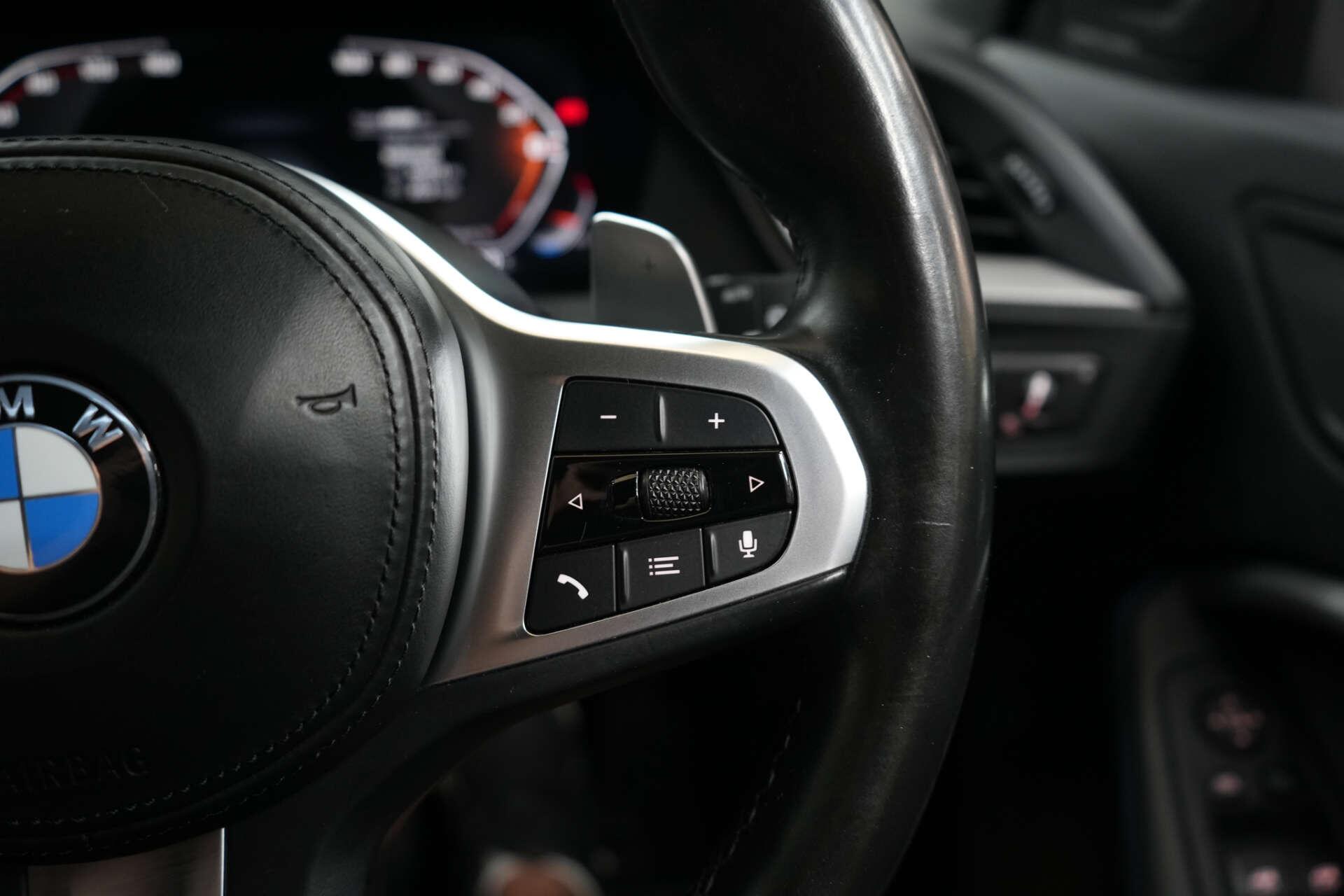BMW 1 Series view 40