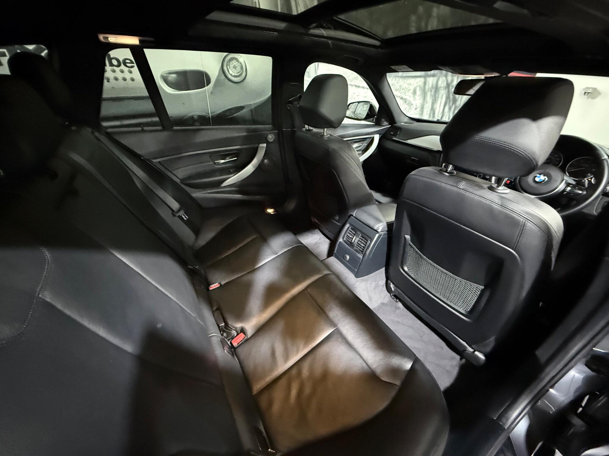 BMW 3 Series view 16