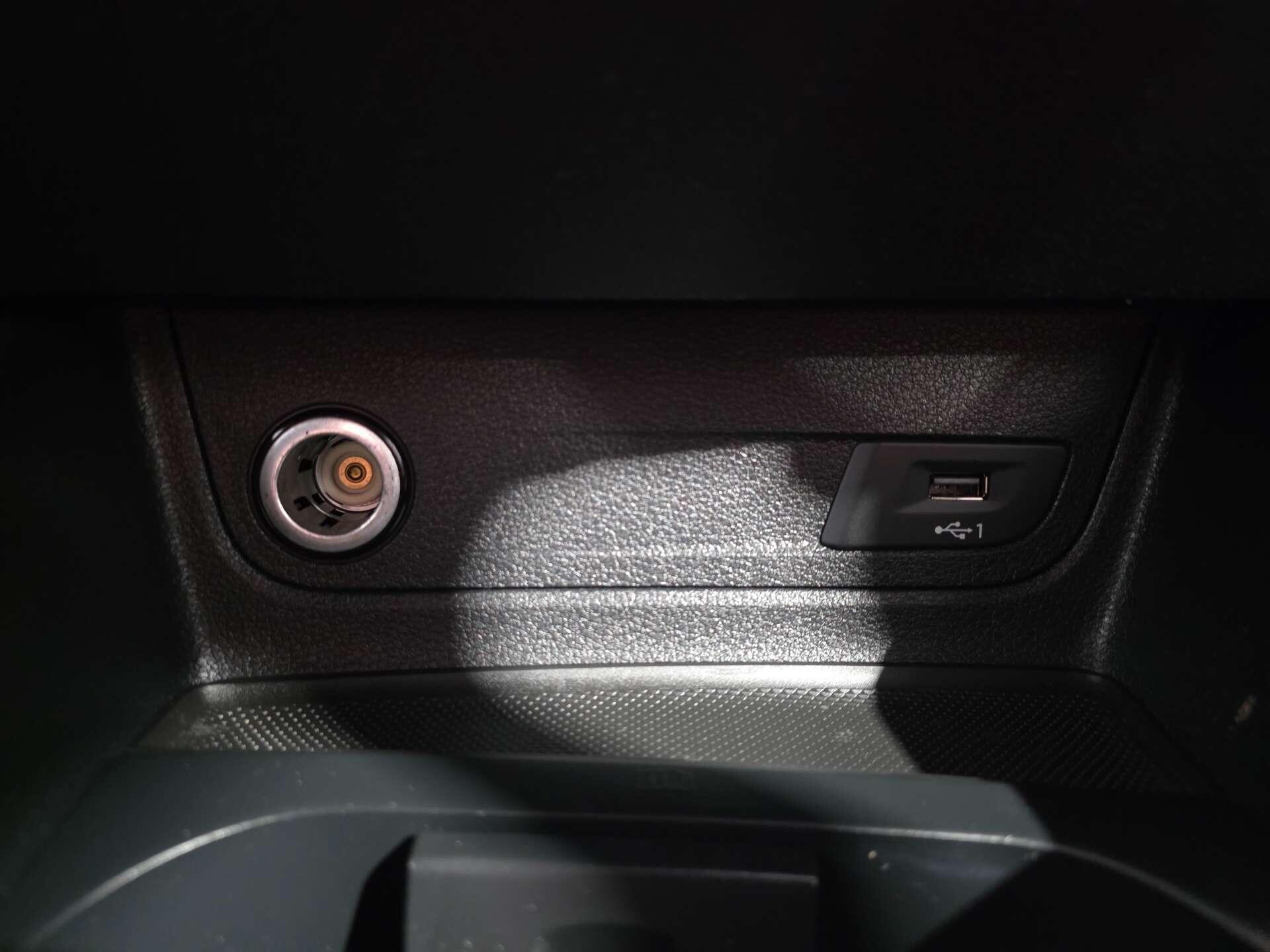 Audi Q2 view 27
