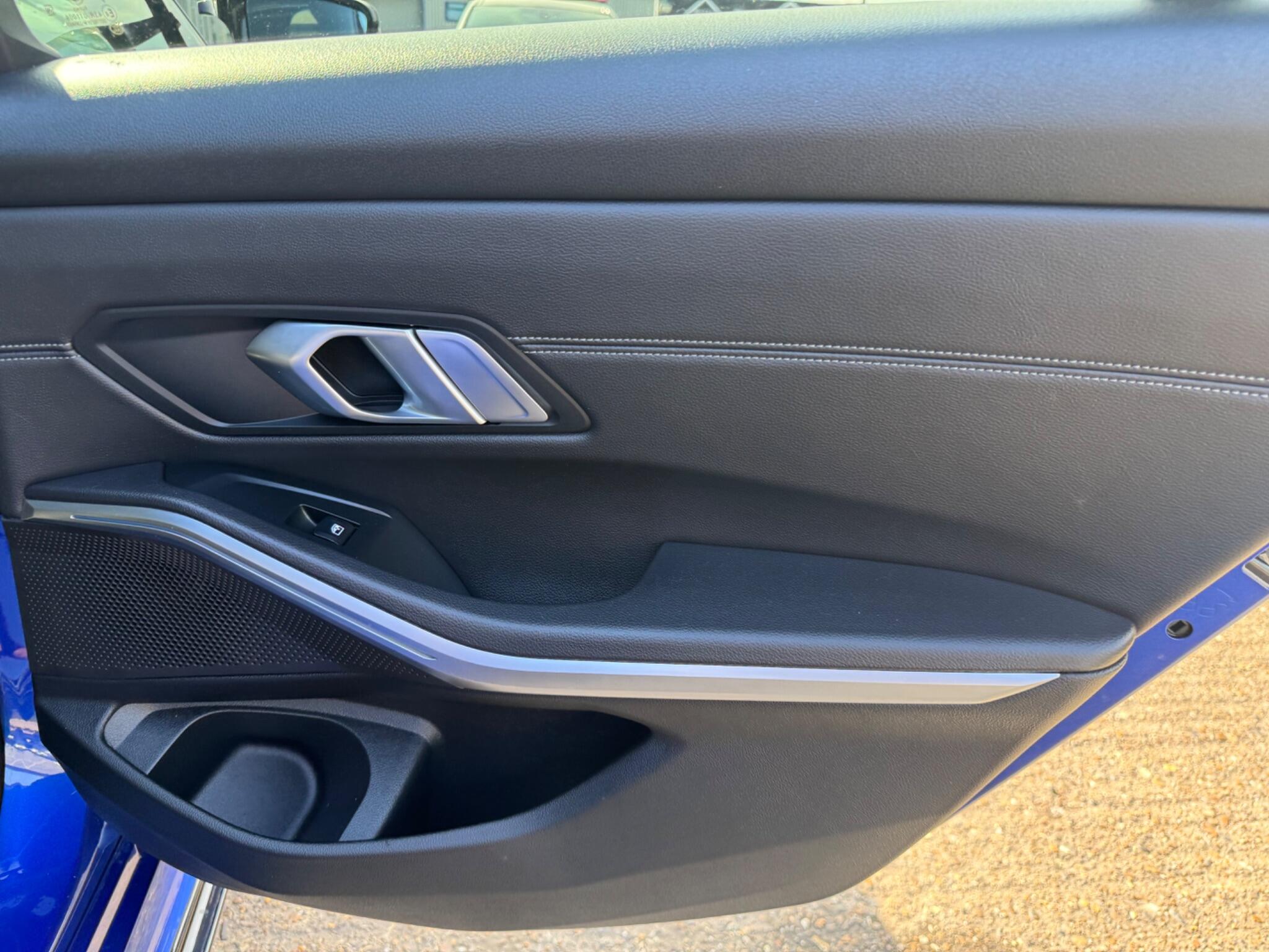 BMW 3 Series view 37