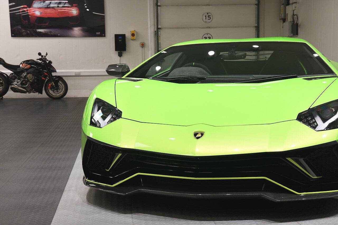 Lamborghini Aventador view 33