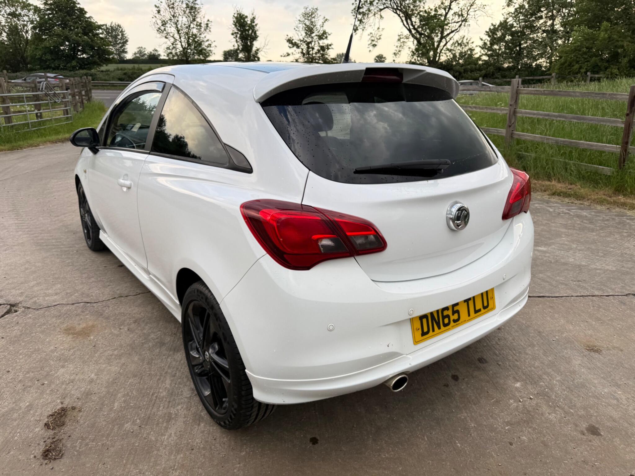 Vauxhall Corsa 1.4i ecoTEC Limited Edition Euro 6 3dr — photo 10 of 96