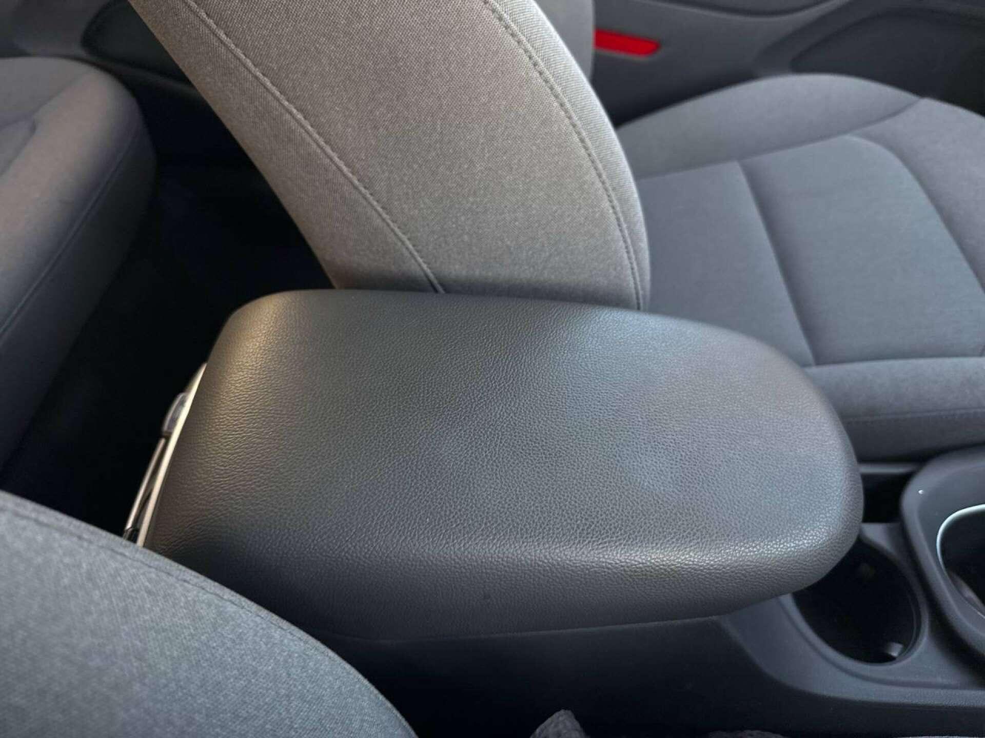 Hyundai Ioniq view 61