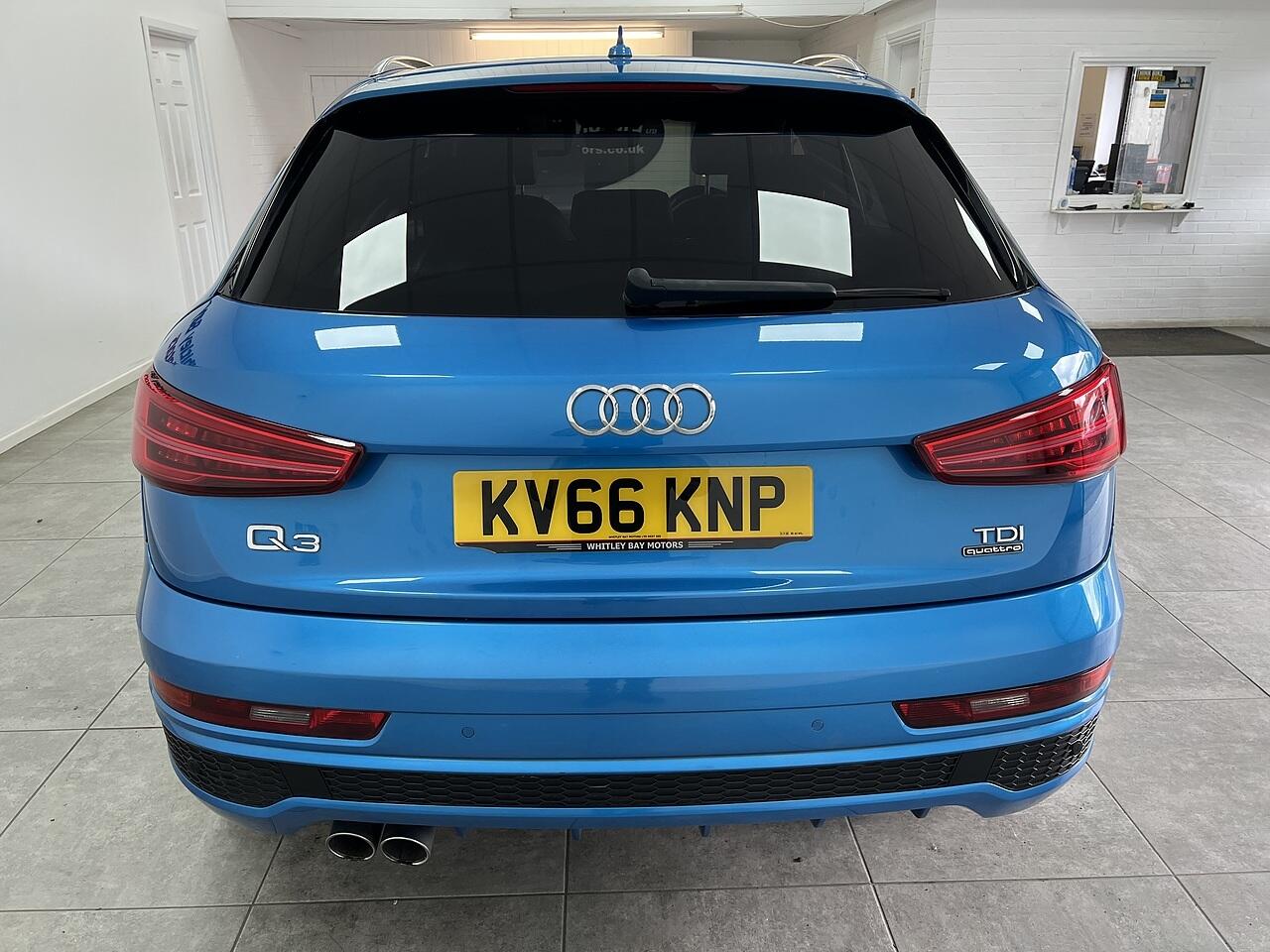 Audi Q3 view 4