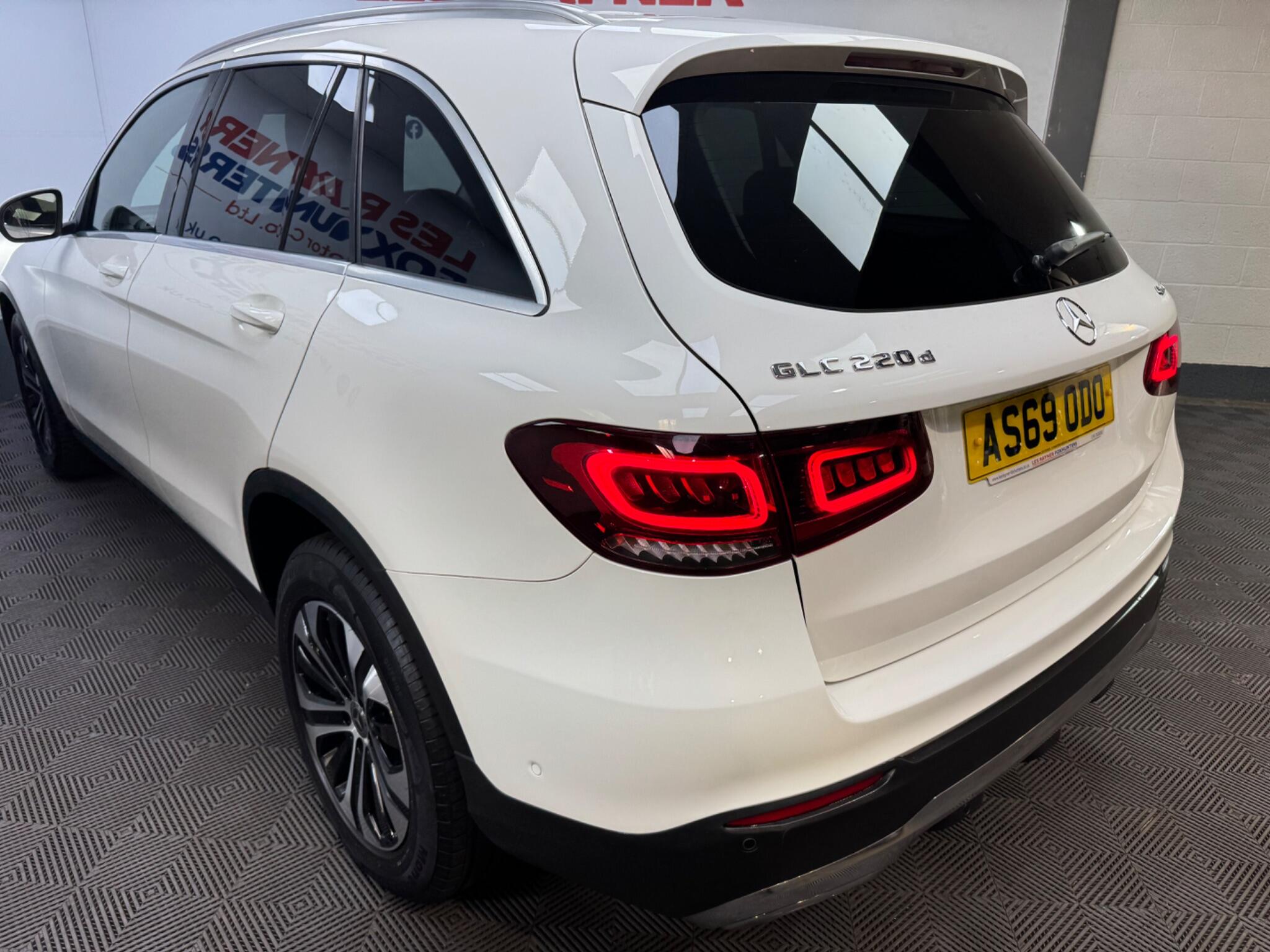 Mercedes-Benz GLC view 28