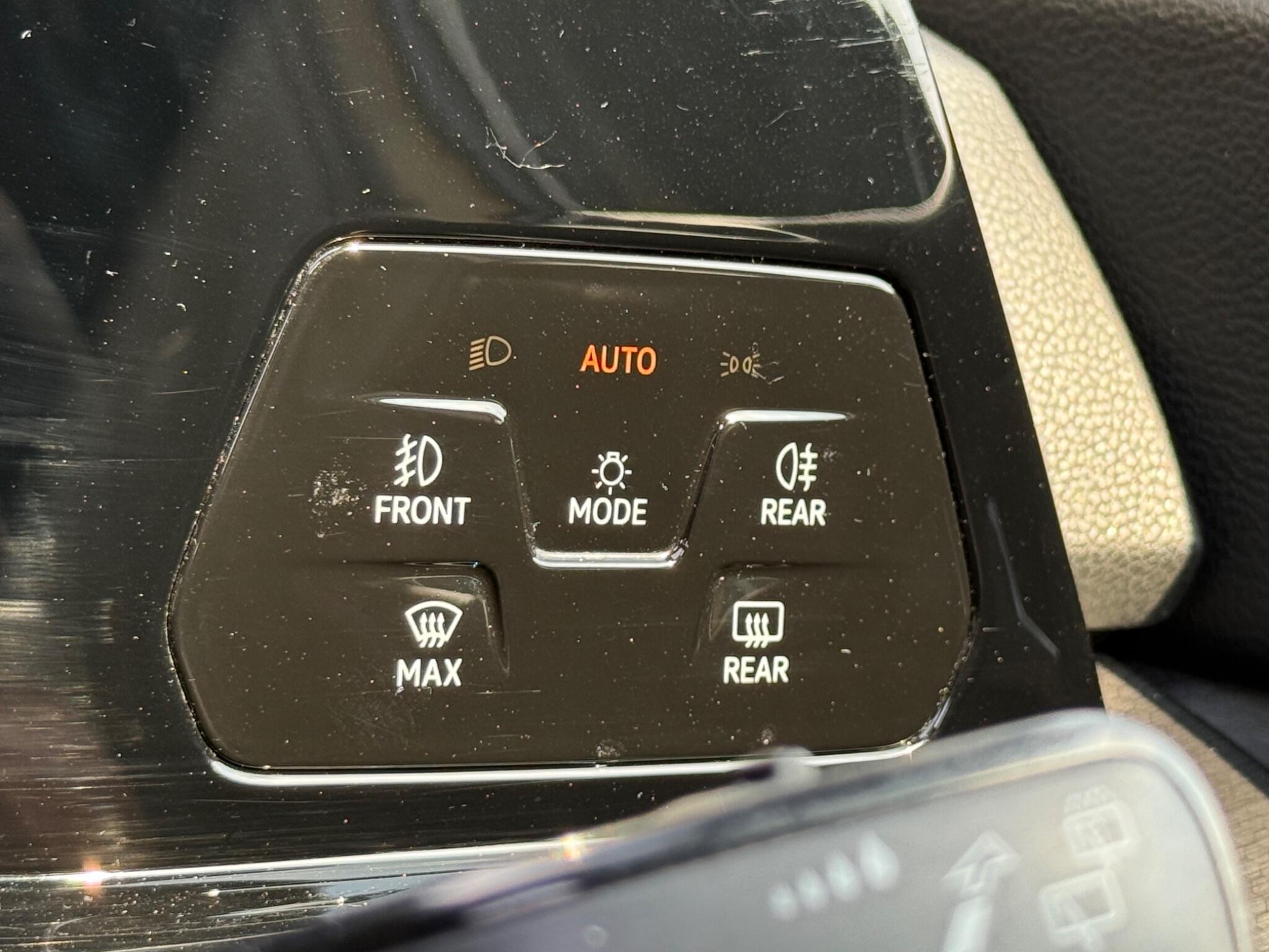 Volkswagen Golf view 18