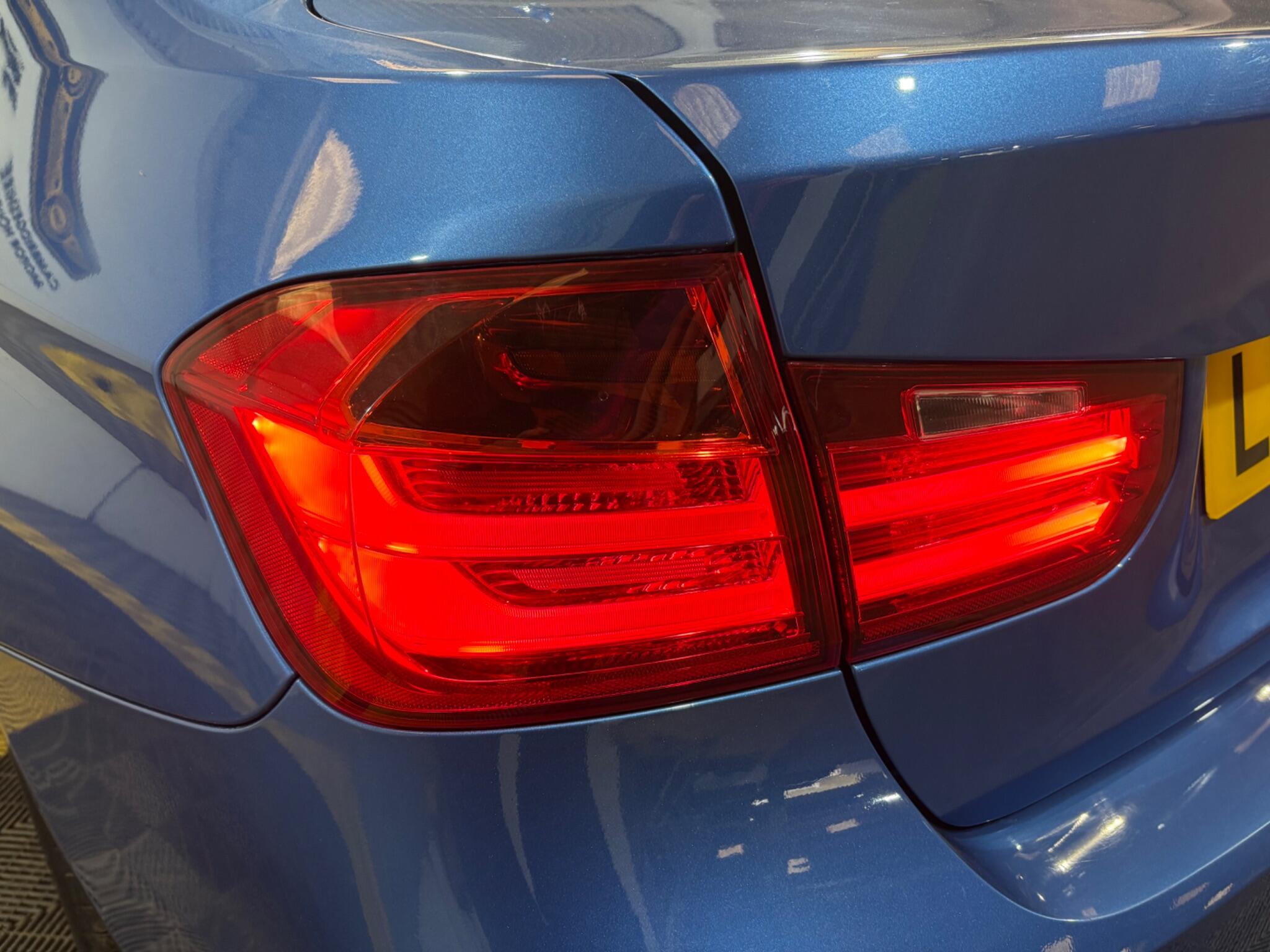 BMW 3 Series view 35