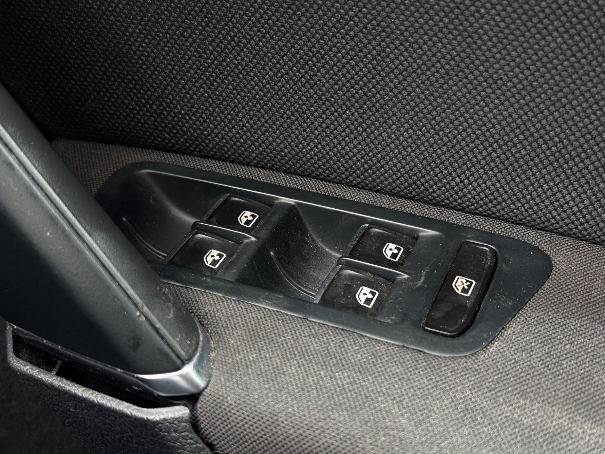 Volkswagen Golf view 49