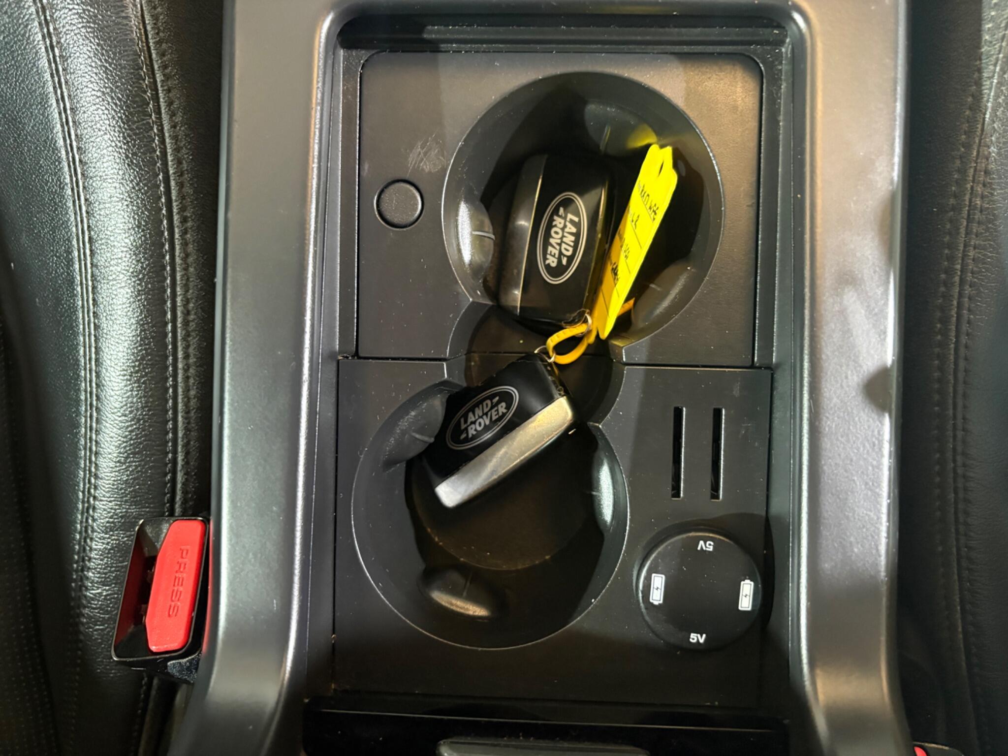 Land Rover Discovery Sport view 17