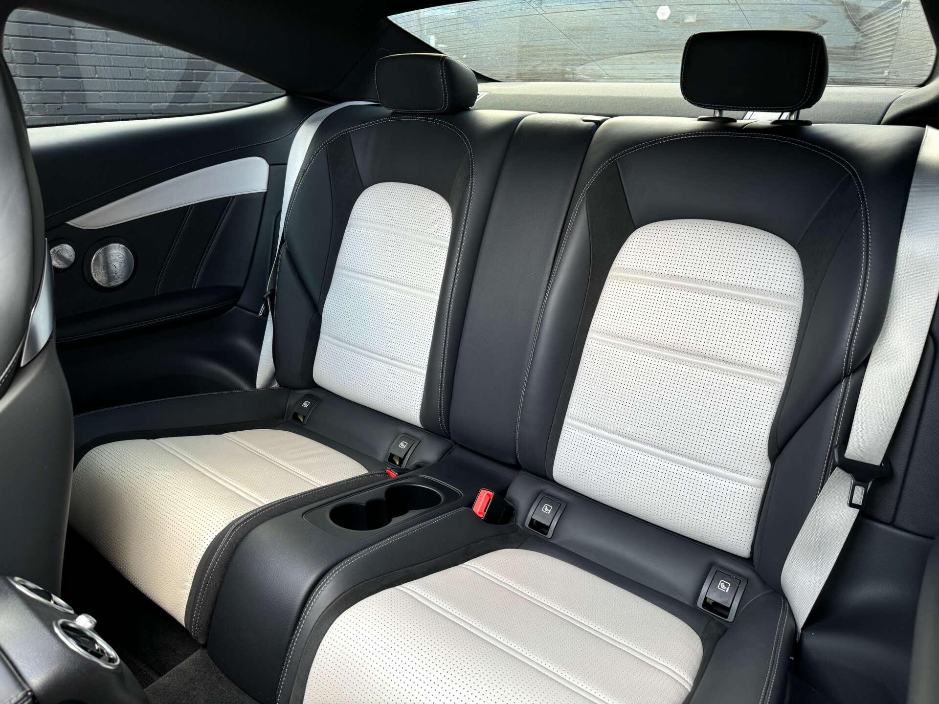 Mercedes-Benz C Class view 12