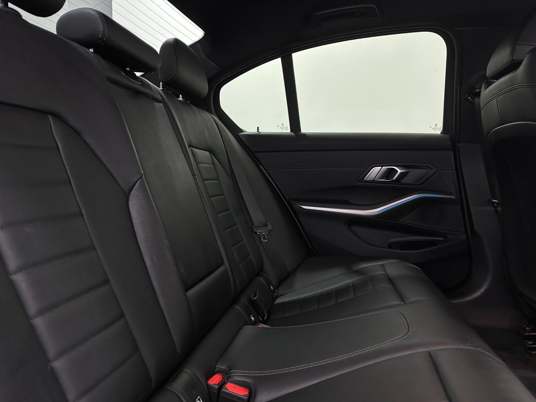 BMW 3 Series view 47