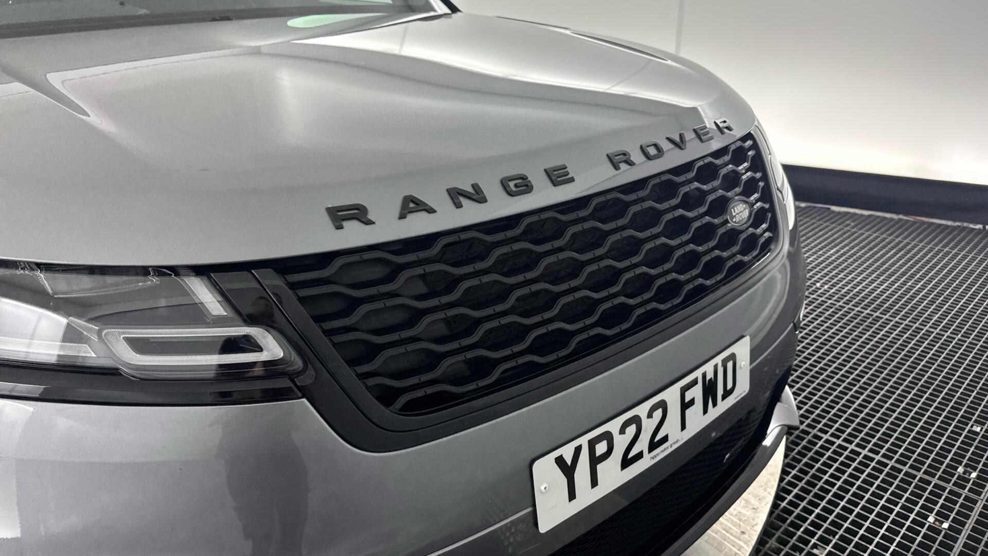 Land Rover Range Rover Velar view 29