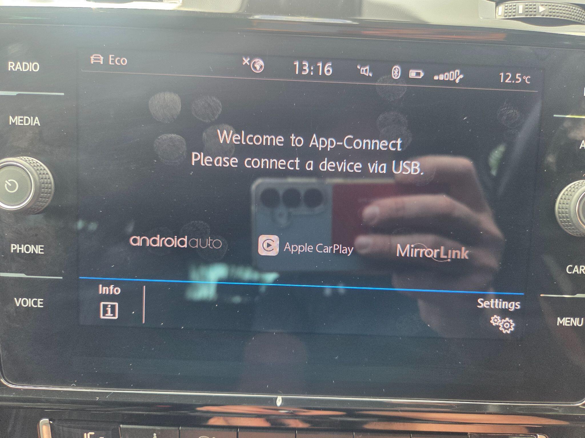 Volkswagen Golf view 28