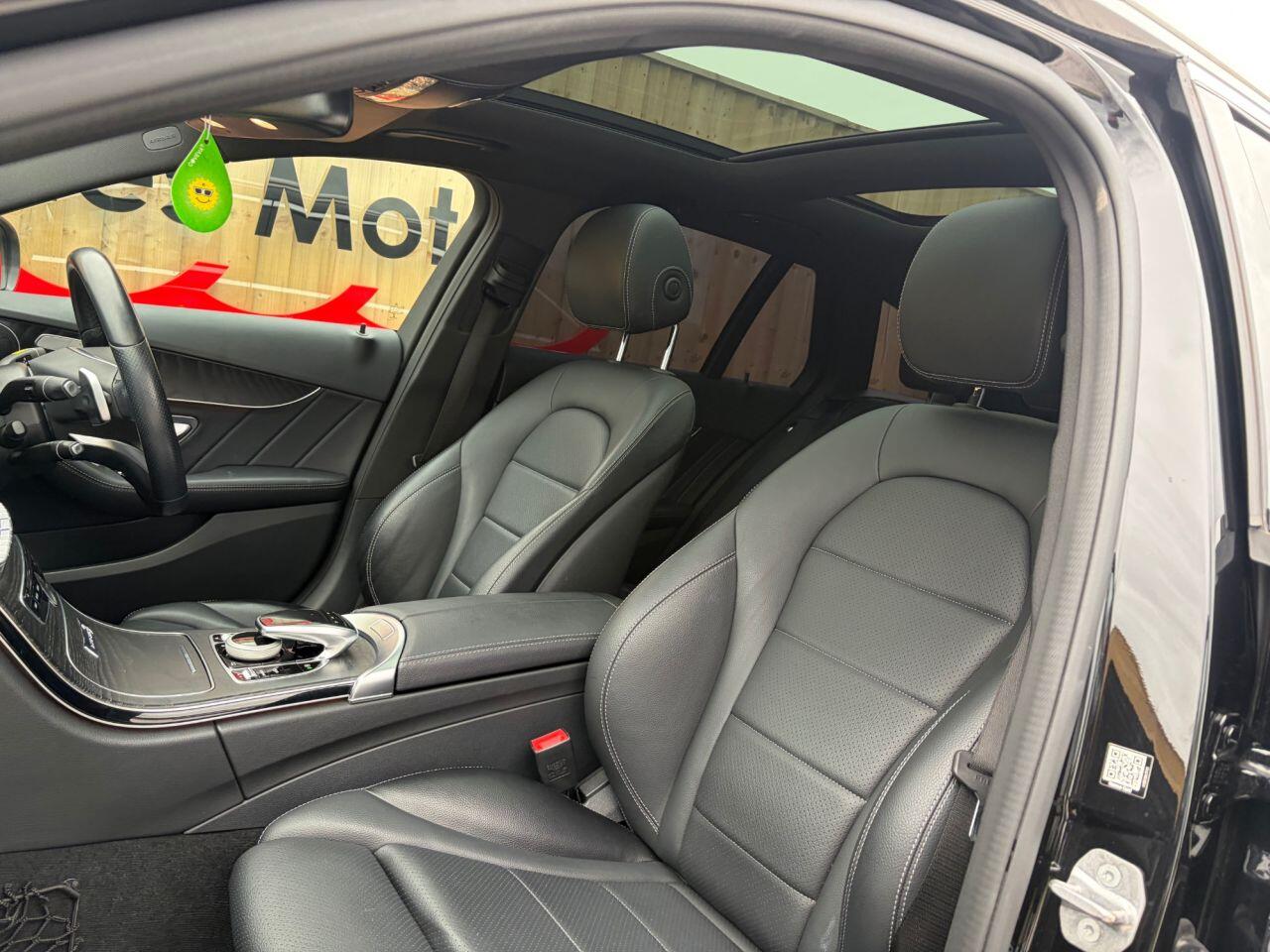 Mercedes-Benz C-Class view 19