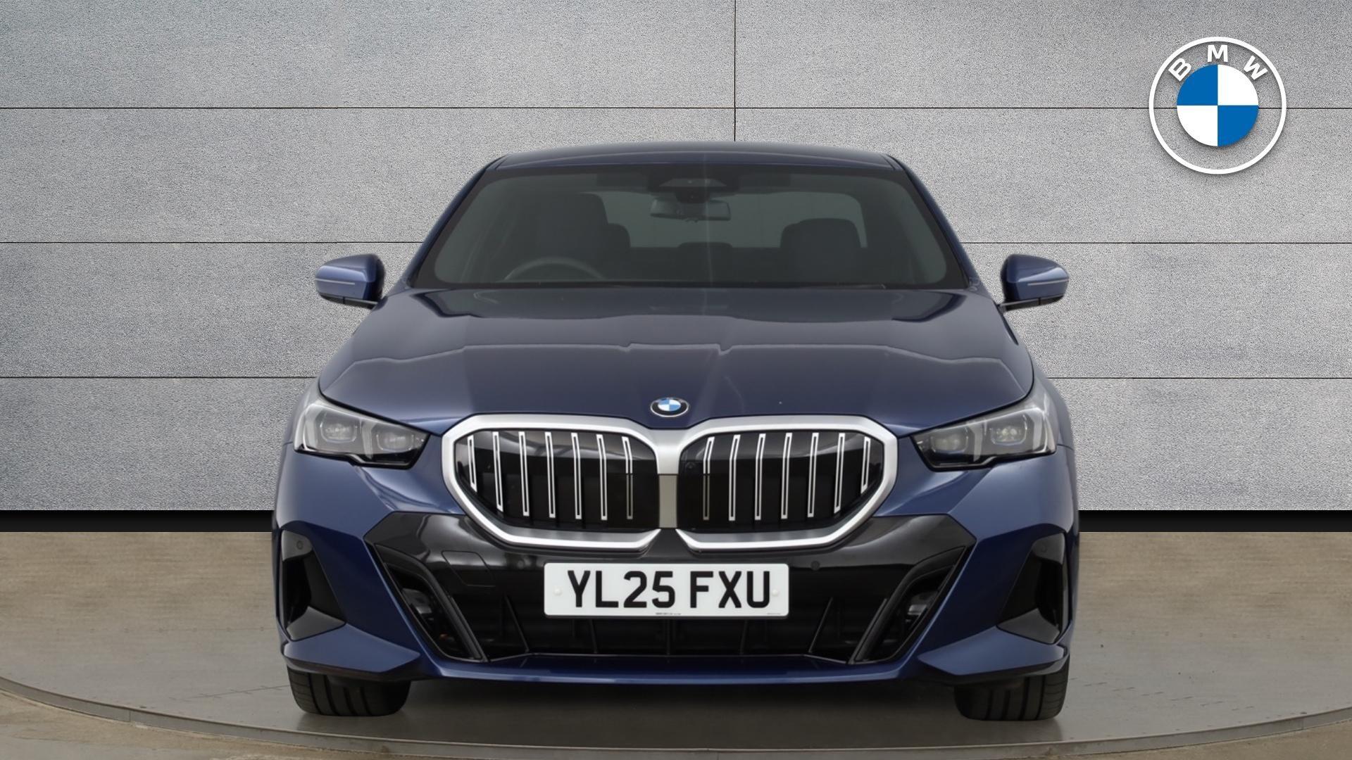 BMW 5 Series view 16