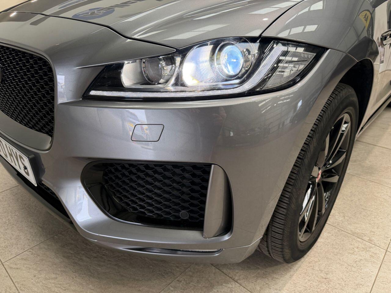 Jaguar F-Pace view 9