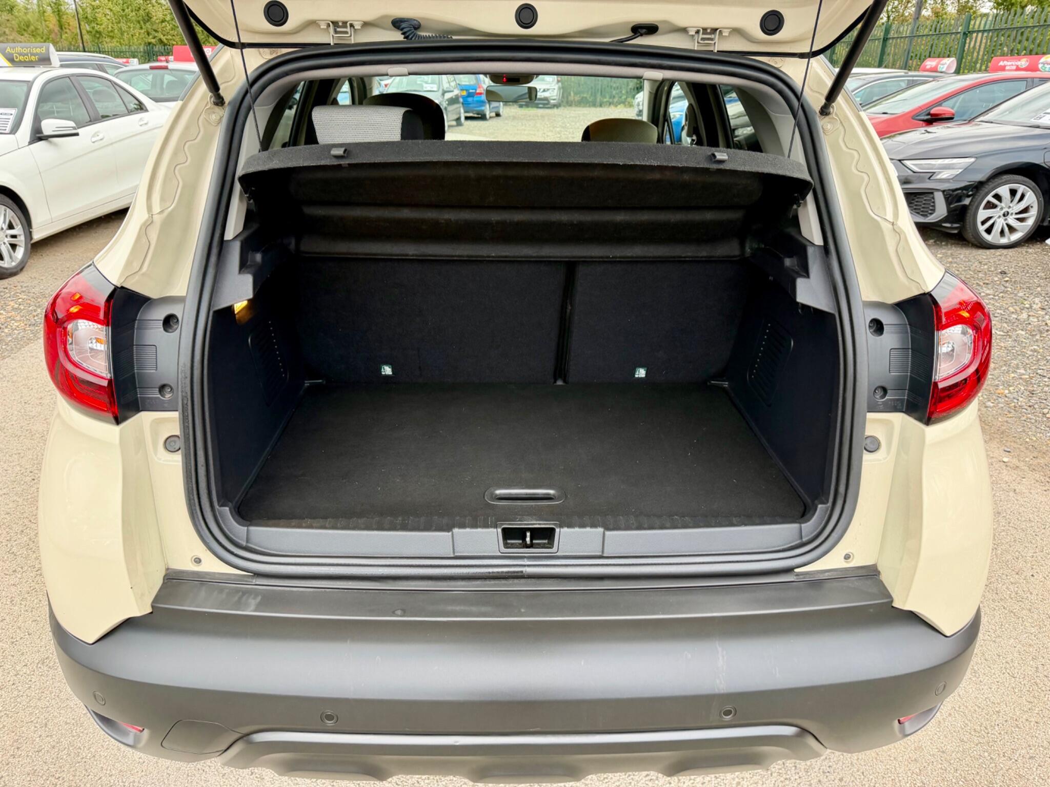 Renault Captur view 46