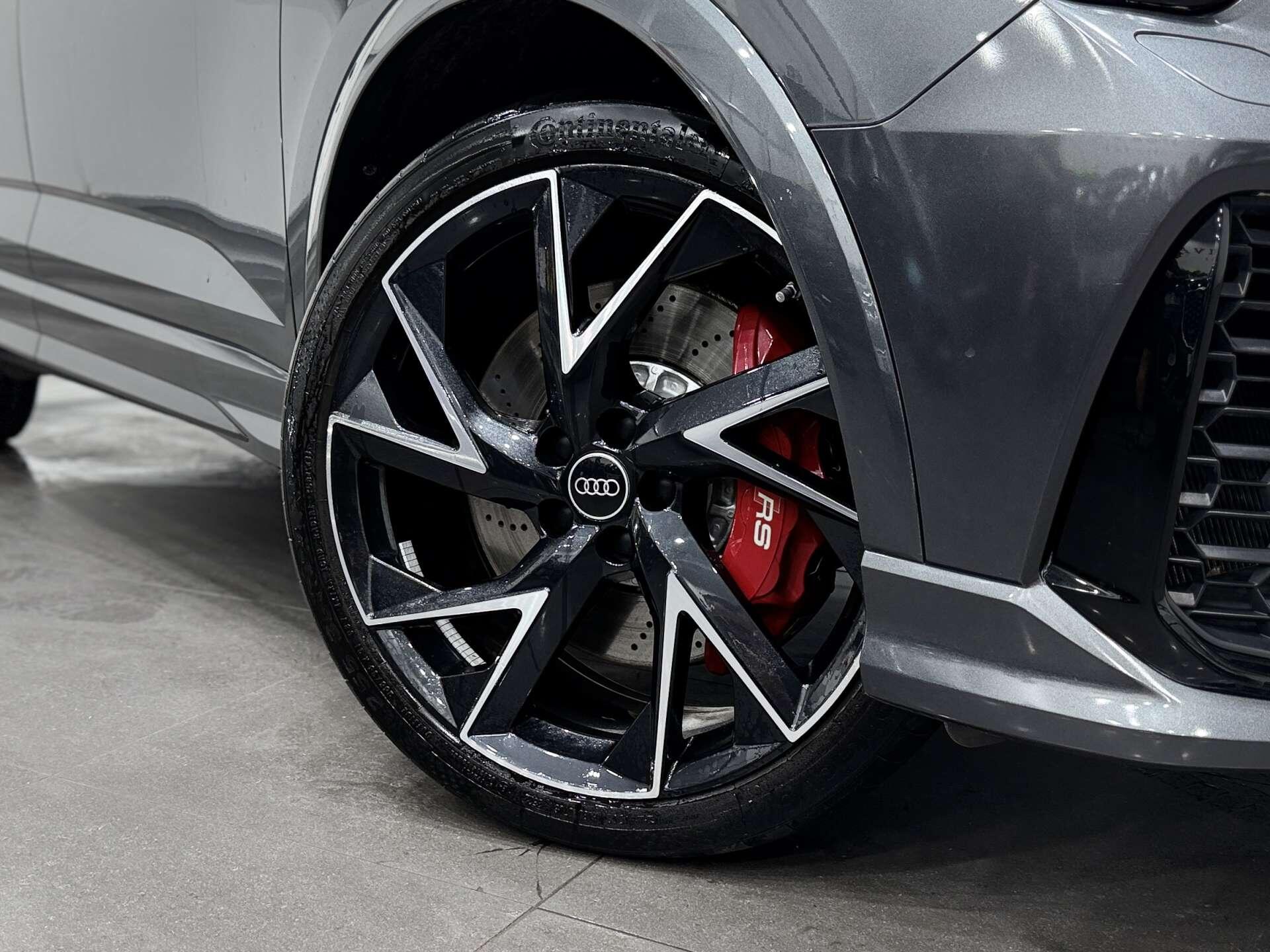 Audi RS Q3 view 9
