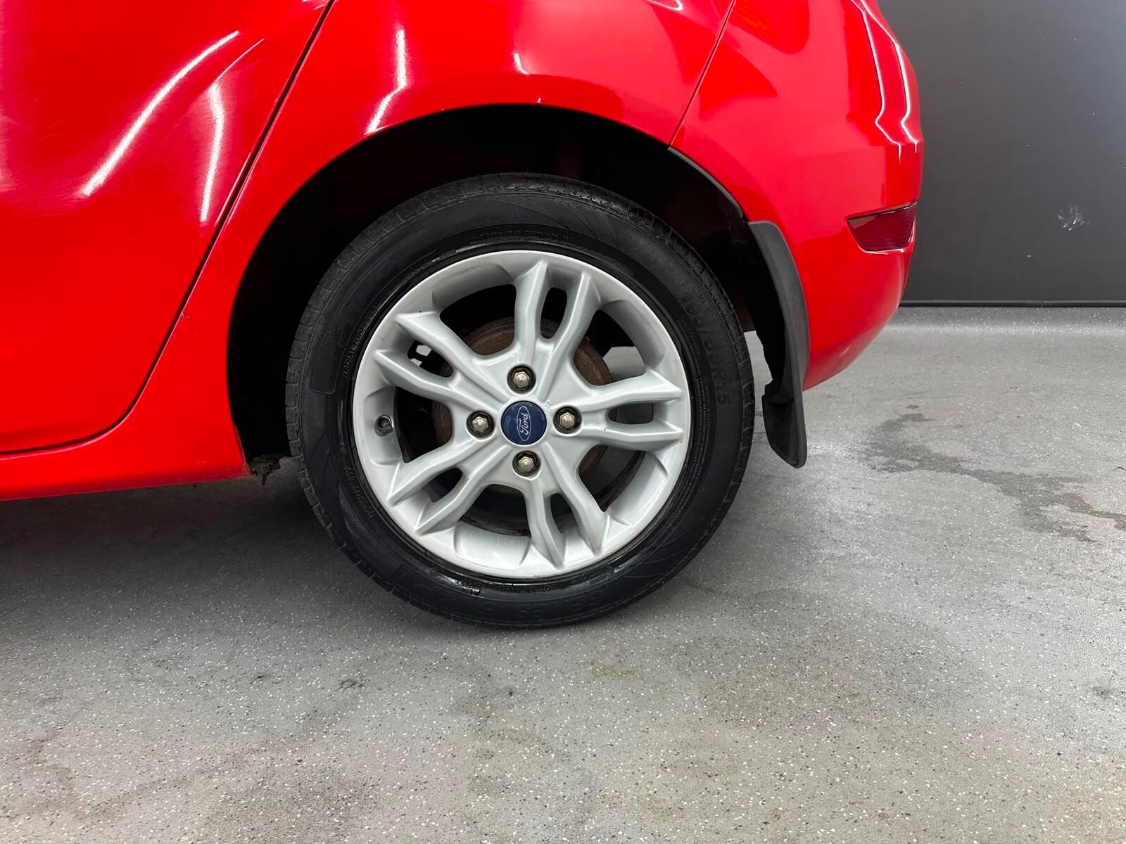 Ford Fiesta view 12