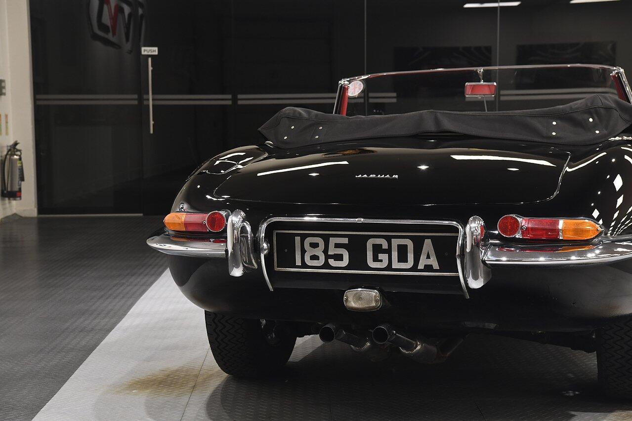 Jaguar E-Type view 28