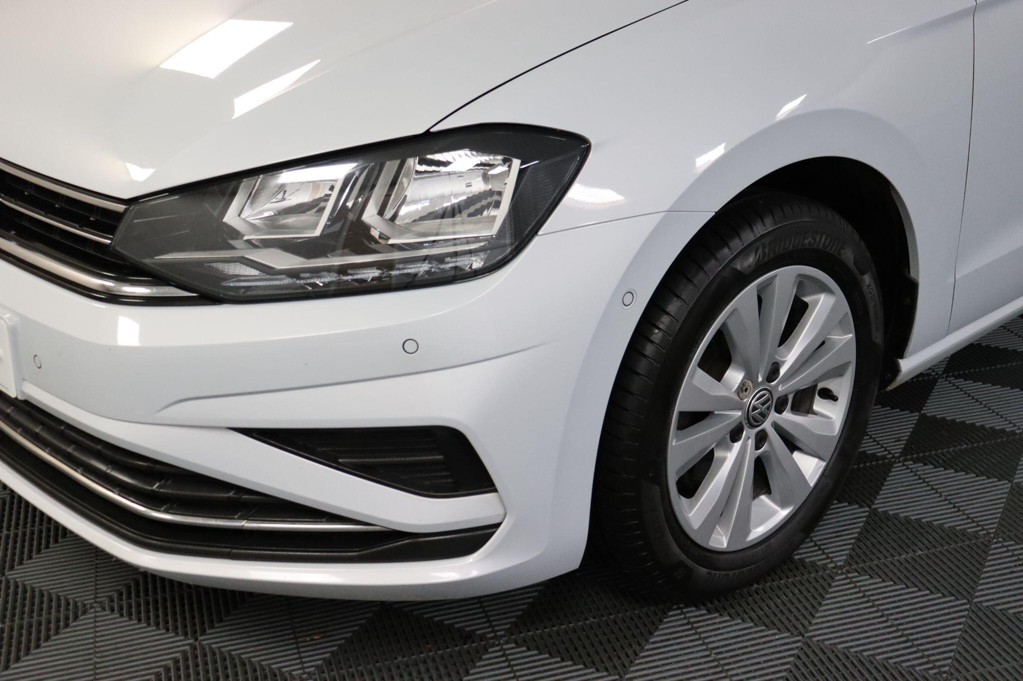 Volkswagen Golf SV view 31