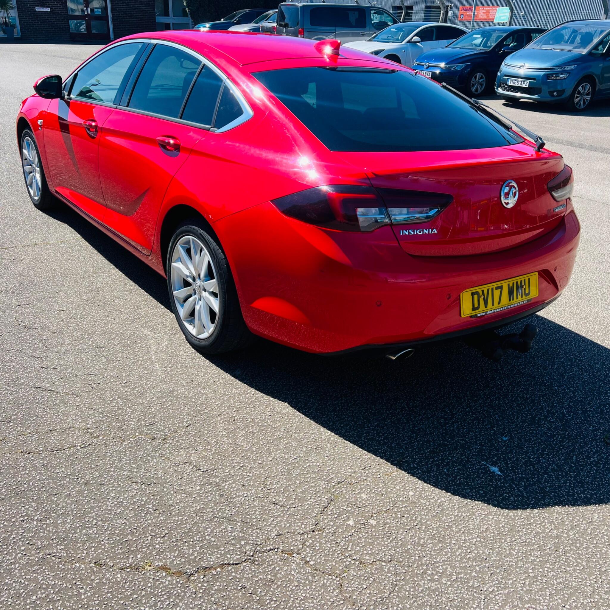 Vauxhall Insignia view 9